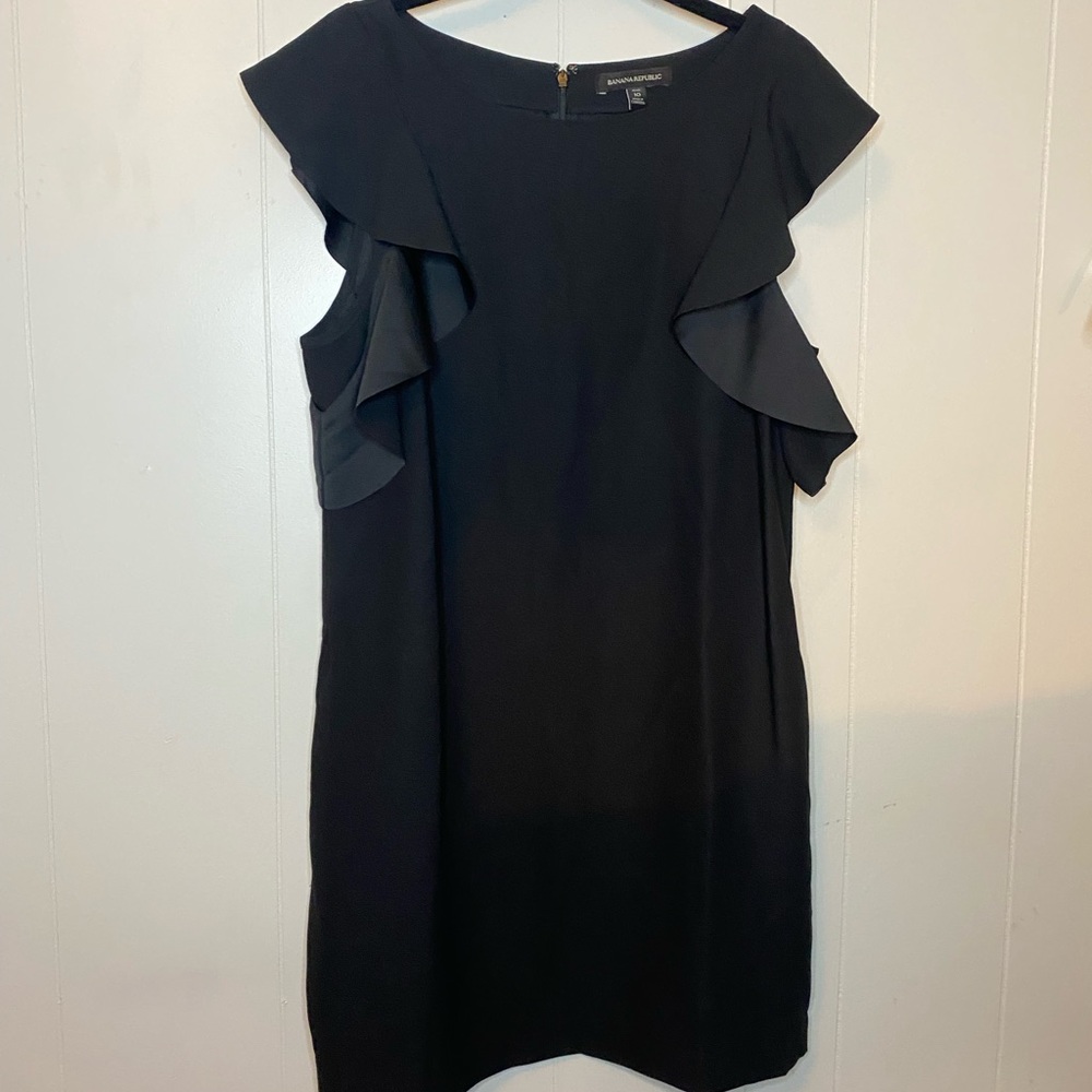 Flutter sleeve little black dress POCKETS